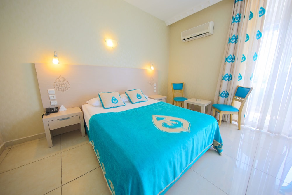 Daima Biz Hotel - Dolusu Aquapark Access - All inclusive — Rooms in Kemer