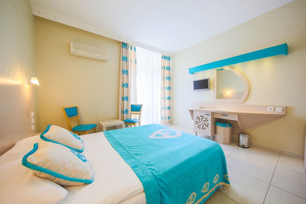 Daima Biz Hotel - Dolusu Aquapark Access - All inclusive — Rooms in Kemer