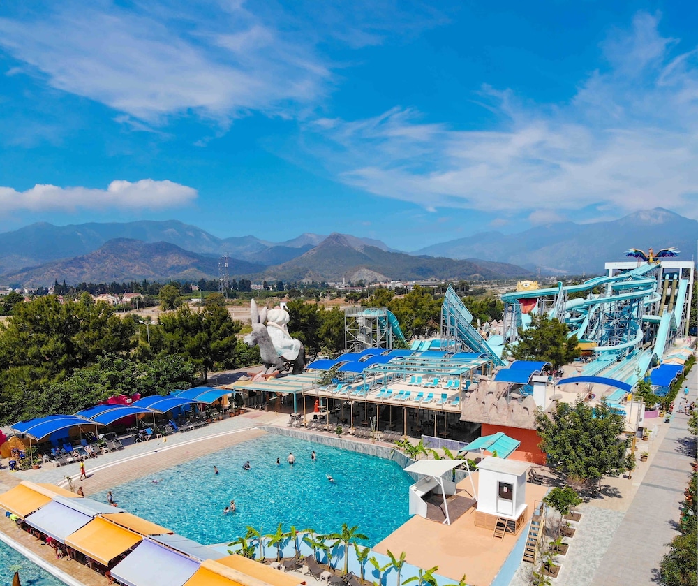 Daima Biz Hotel - Dolusu Aquapark Access - All inclusive — Pool in Kemer