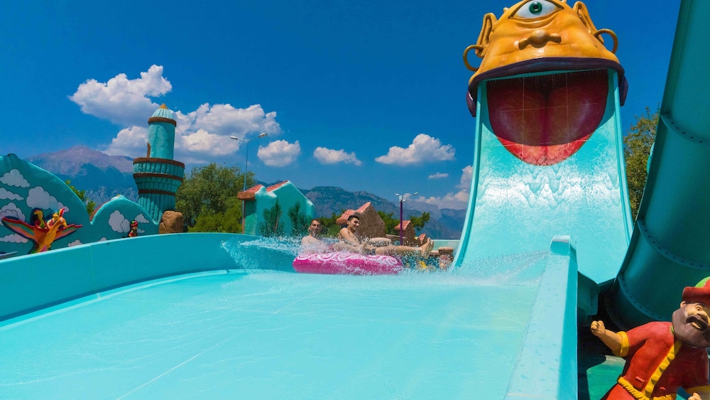 Daima Biz Hotel - Dolusu Aquapark Access - All inclusive — Pool in Kemer