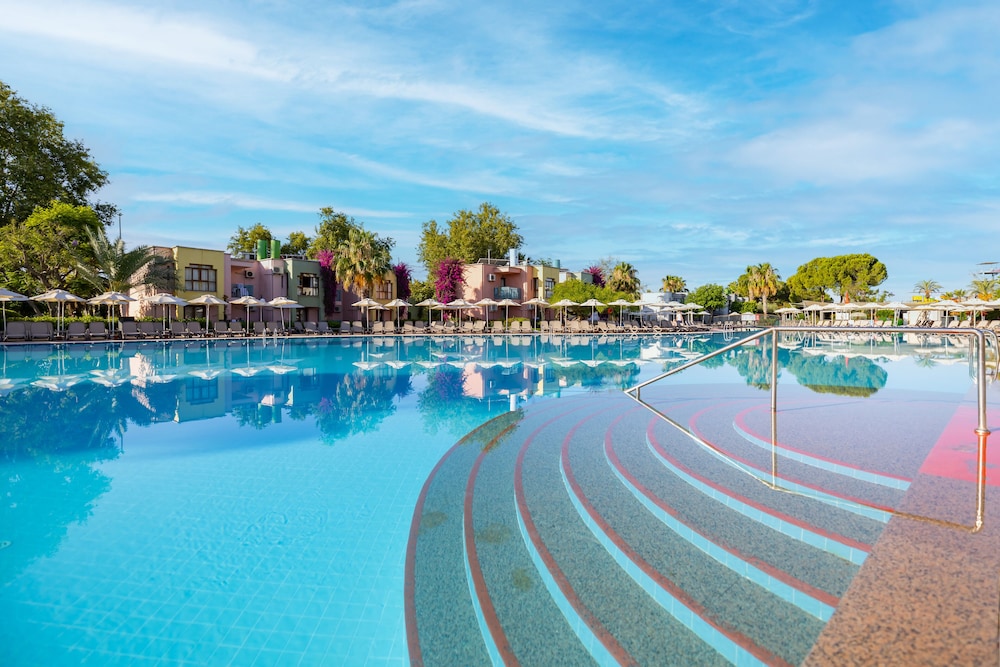 VONRESORT Golden Beach - All Inclusive — Swimming pool in Side
