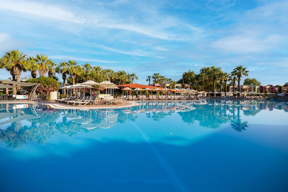 VONRESORT Golden Beach - All Inclusive — Swimming pool in Side