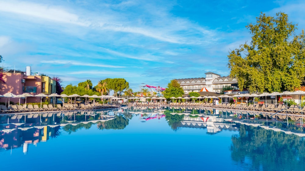 VONRESORT Golden Beach - All Inclusive — Swimming pool in Side