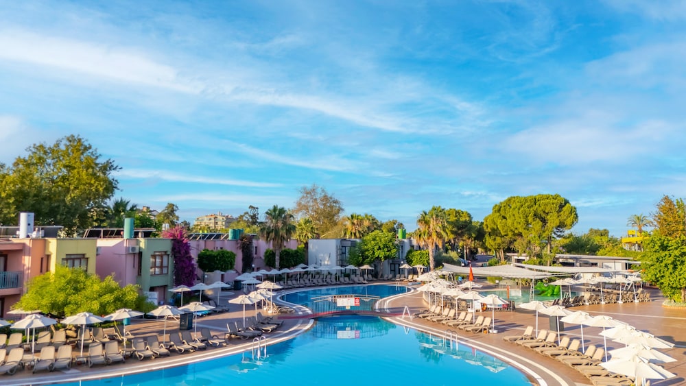 VONRESORT Golden Beach - All Inclusive — Swimming pool in Side