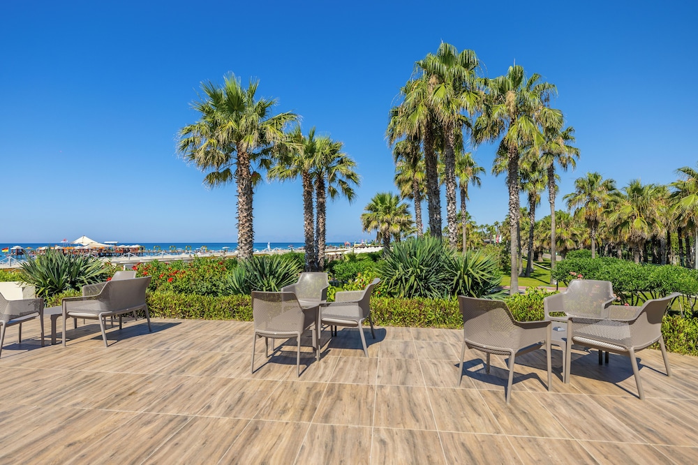 VONRESORT Golden Beach - All Inclusive — Beach in Side