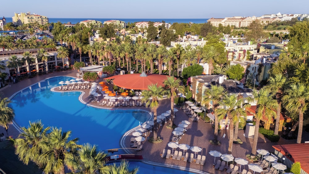 VONRESORT Golden Beach - All Inclusive — Swimming pool in Side