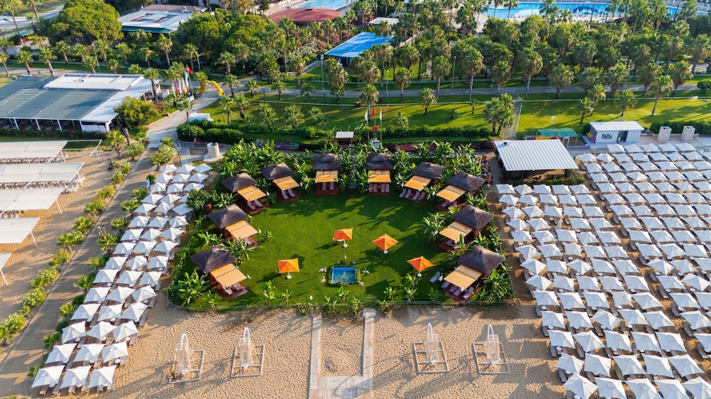 VONRESORT Golden Beach - All Inclusive — Beach in Side