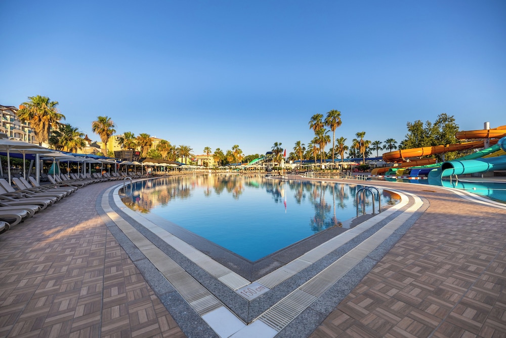 VONRESORT Golden Beach - All Inclusive — Swimming pool in Side