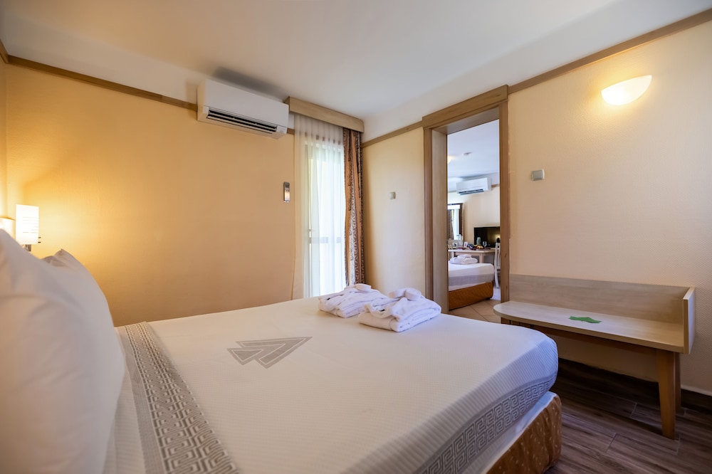 VONRESORT Golden Beach - All Inclusive — Hotel rooms in Side