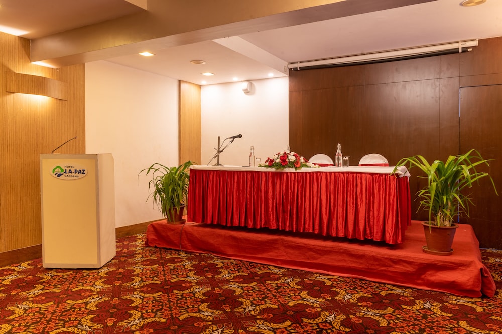 La-Paz Gardens Beacon Hotel - Vasco da Gama Goa — Hotel building in Vasco da Gama, Goa