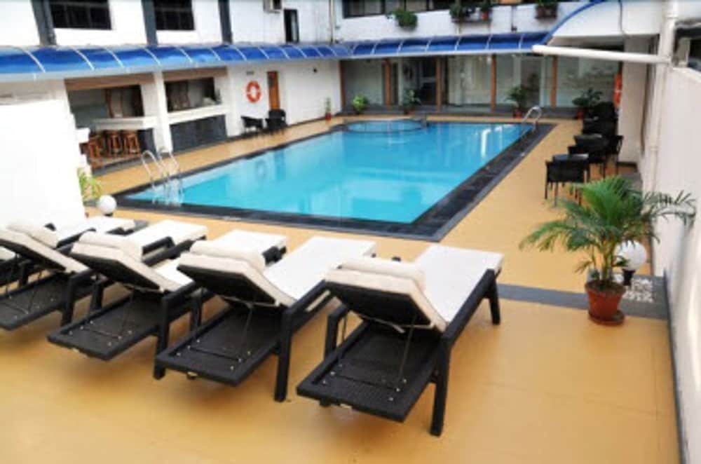 La-Paz Gardens Beacon Hotel - Vasco da Gama Goa — Swimming pool in Vasco da Gama, Goa