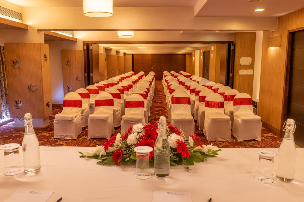 La-Paz Gardens Beacon Hotel - Vasco da Gama Goa — Hotel building in Vasco da Gama, Goa