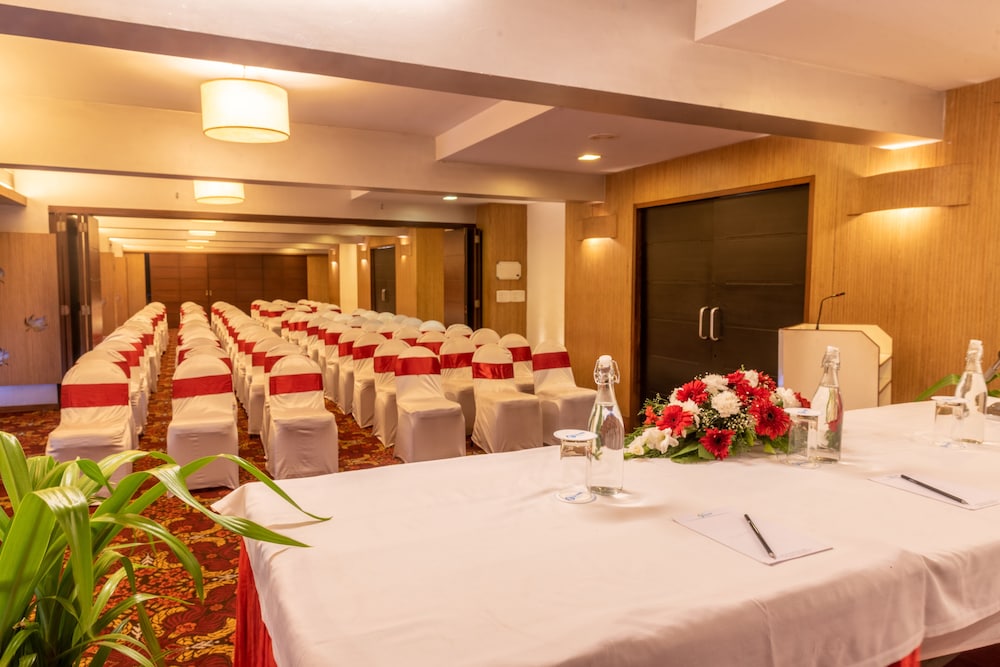 La-Paz Gardens Beacon Hotel - Vasco da Gama Goa — Hotel building in Vasco da Gama, Goa