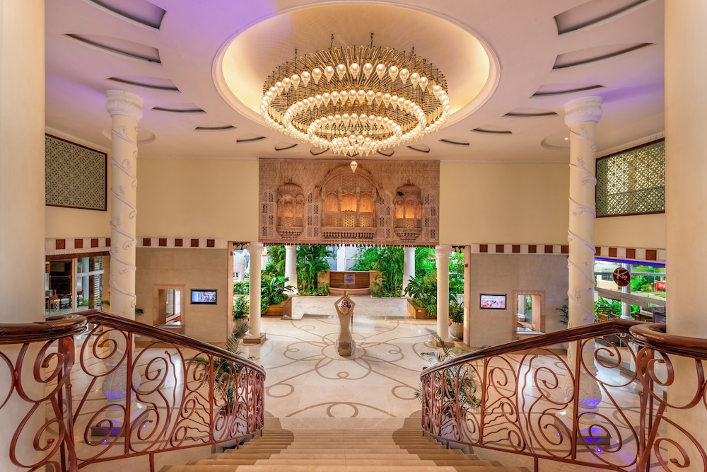 Resort Rio — Hotel building in Arpora, Goa