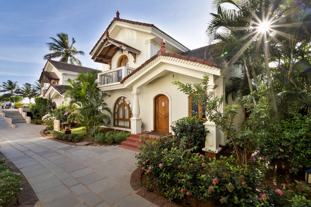Resort Rio — Hotel building in Arpora, Goa