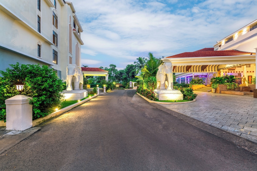 Resort Rio — Hotel building in Arpora, Goa