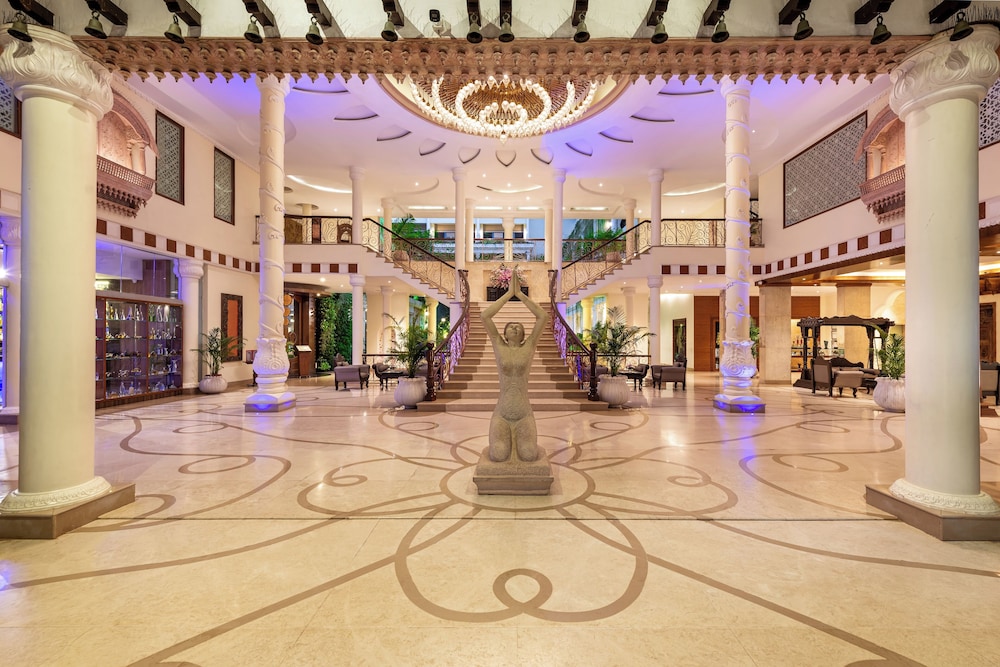 Resort Rio — Hotel building in Arpora, Goa