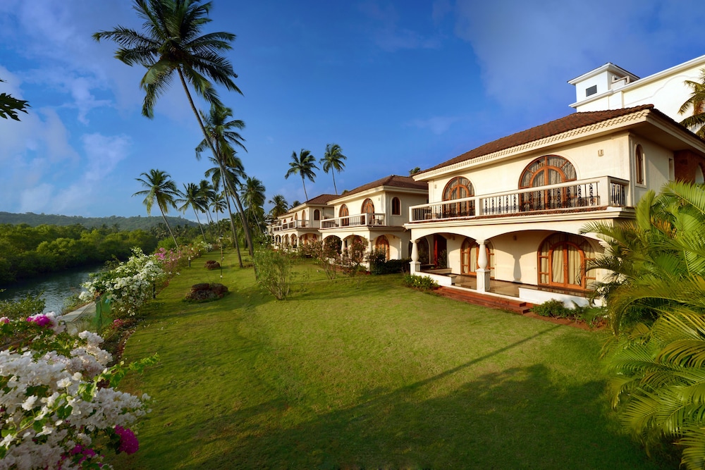 Resort Rio — Hotel building in Arpora, Goa
