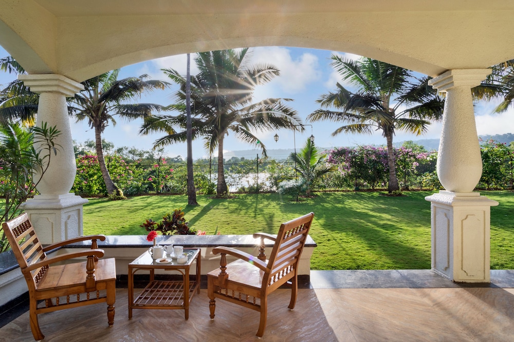 Resort Rio — Hotel building in Arpora, Goa