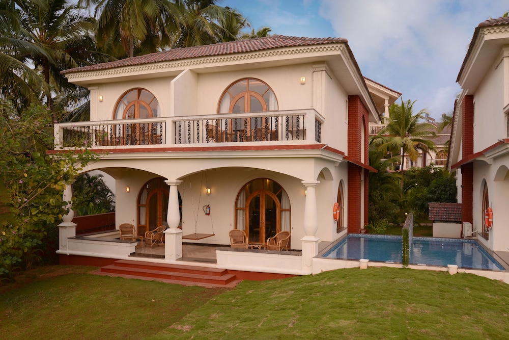 Resort Rio — Hotel building in Arpora, Goa