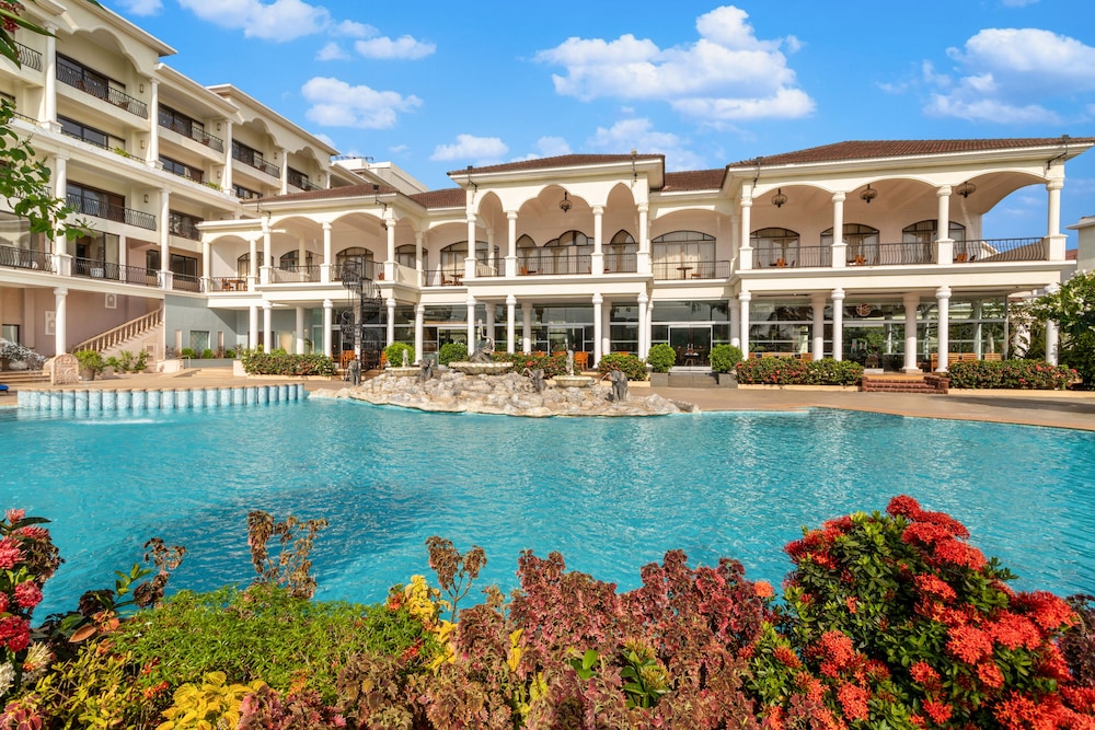Resort Rio — Hotel building in Arpora, Goa