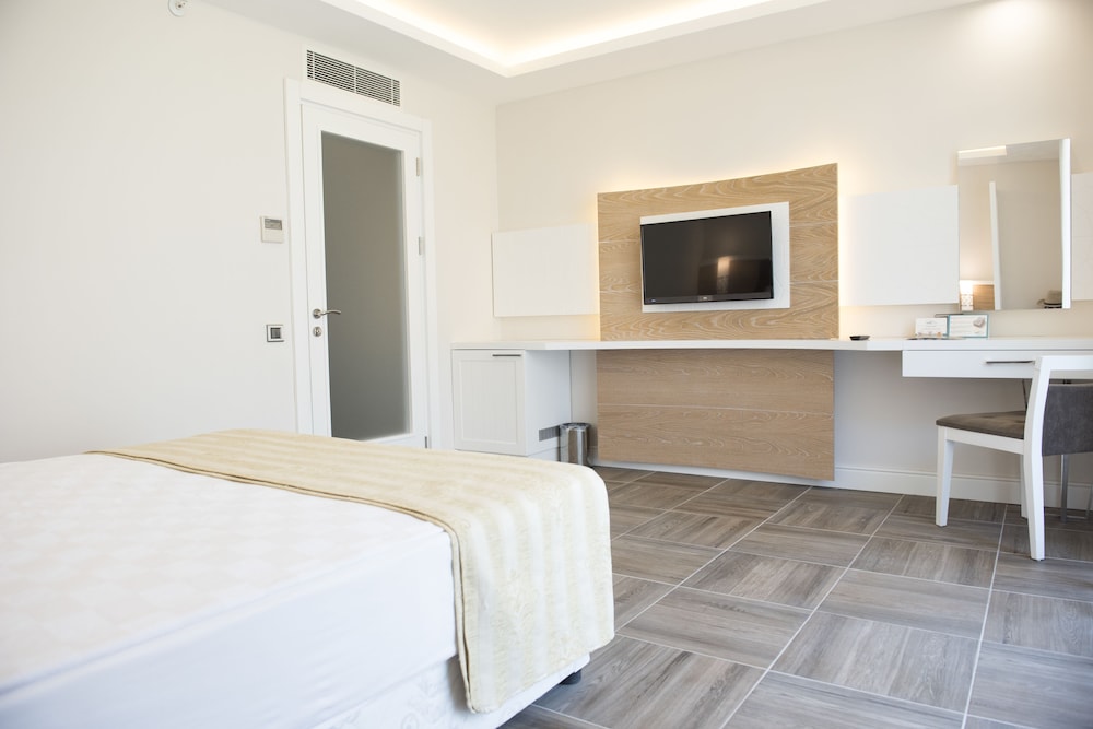 Selcukhan Hotel — Hotel rooms in Kemer
