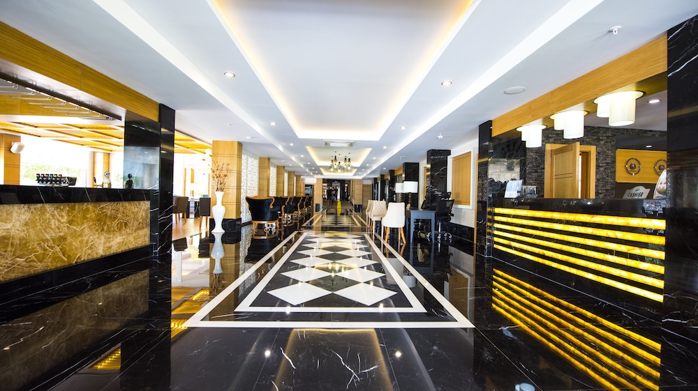 Selcukhan Hotel — Hotel building in Kemer