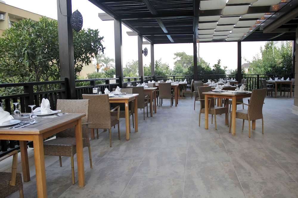 Selcukhan Hotel — Restaurant & bars in Kemer