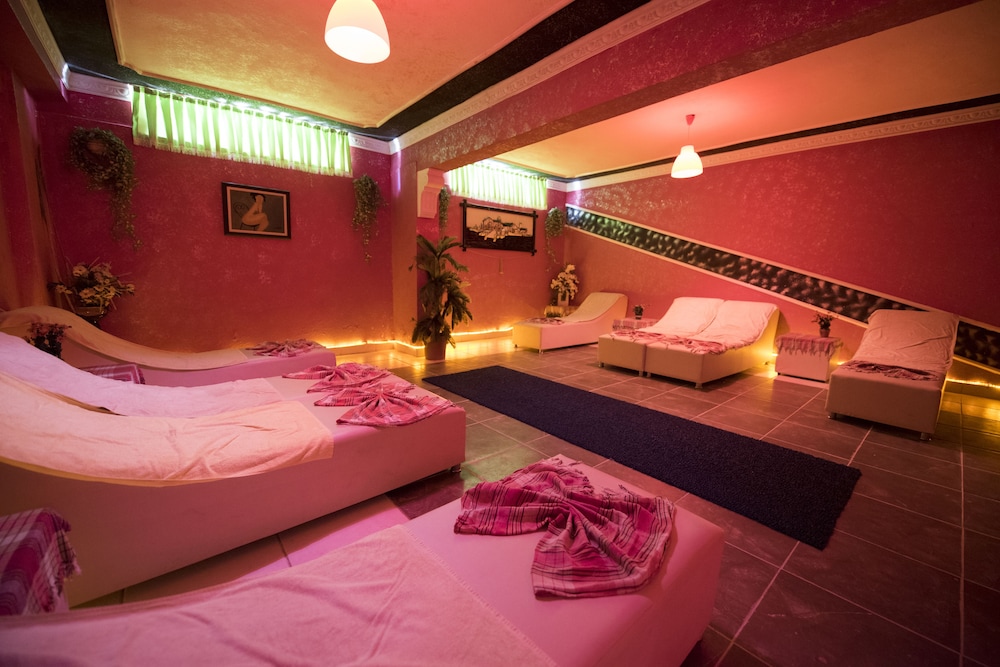 Selcukhan Hotel — Hotel rooms in Kemer