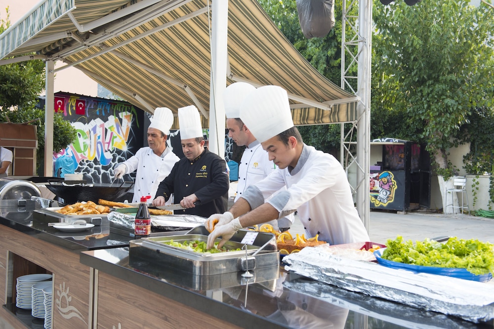 Selcukhan Hotel — Restaurant & bars in Kemer