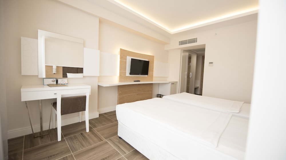 Selcukhan Hotel — Hotel rooms in Kemer