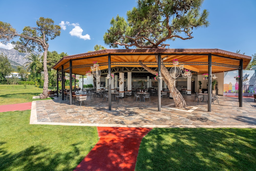 Rixos Beldibi - Adult Only - The Land of Legends Access — Restaurant & bars in Kemer