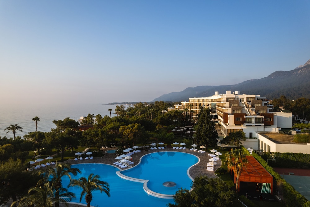Rixos Beldibi - Adult Only - The Land of Legends Access — Swimming pool in Kemer