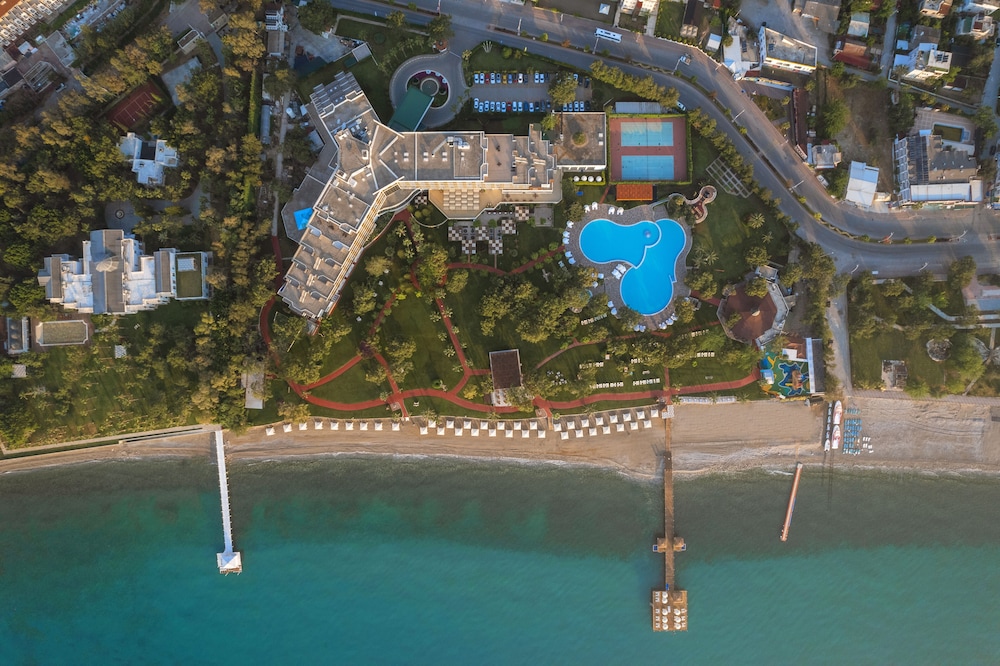 Rixos Beldibi - Adult Only - The Land of Legends Access — Beach in Kemer