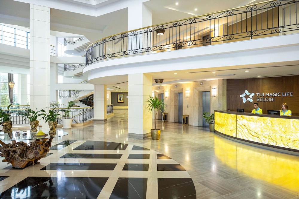 Rixos Beldibi - Adult Only - The Land of Legends Access — Hotel building in Kemer
