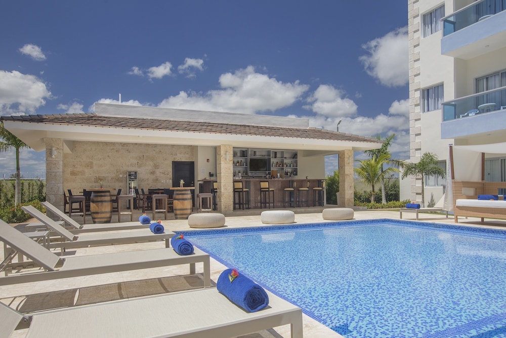 whala!urban punta cana — Swimming pool in Bavaro, La Altagracia