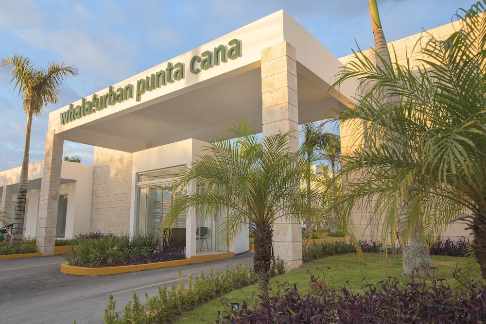 whala!urban punta cana — Hotel building in Bavaro, La Altagracia
