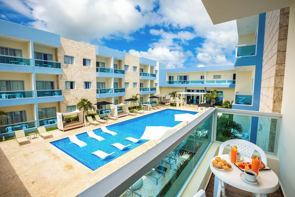 whala!urban punta cana — Swimming pool in Bavaro, La Altagracia