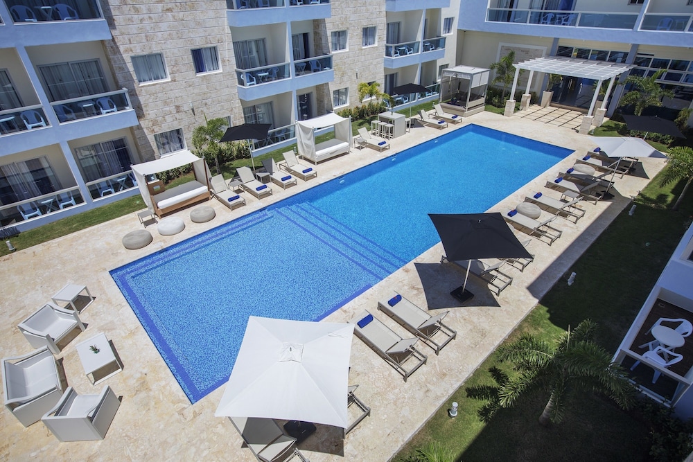 whala!urban punta cana — Swimming pool in Bavaro, La Altagracia