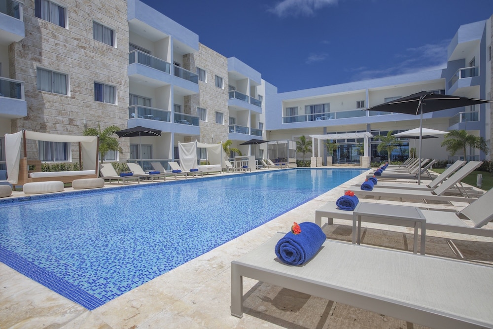 whala!urban punta cana — Swimming pool in Bavaro, La Altagracia
