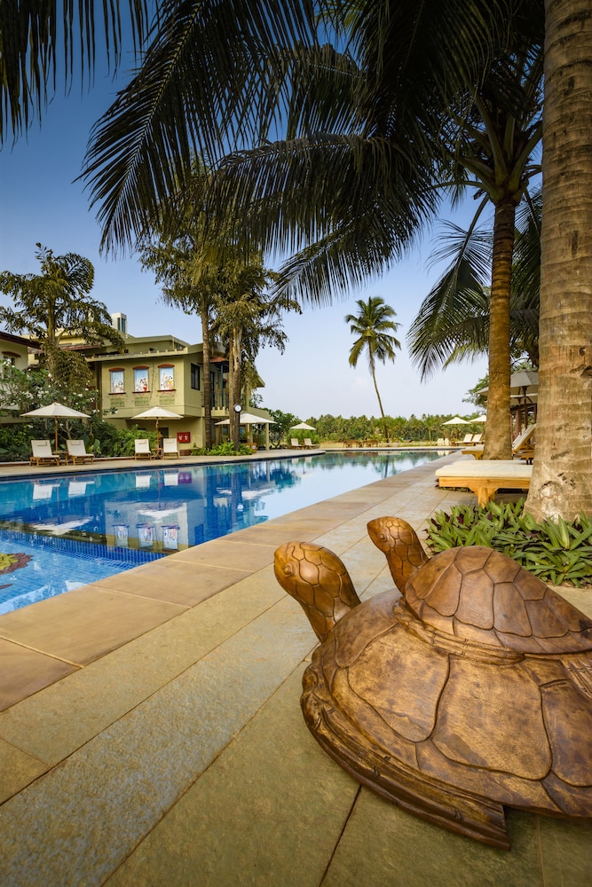 Beleza By The Beach — Swimming pool in Betalbatim, Goa