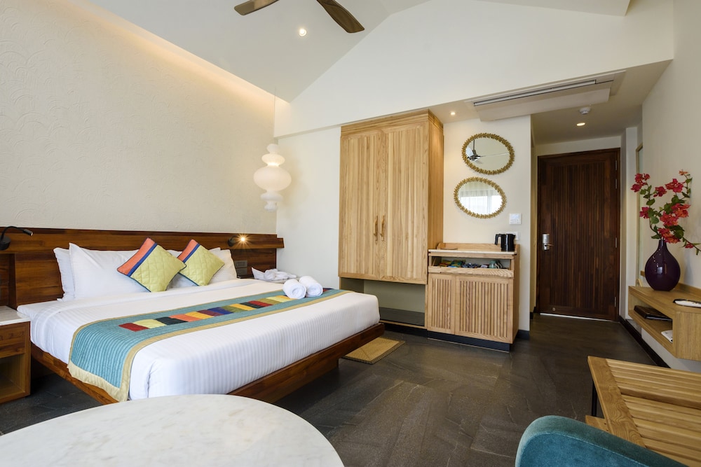 Beleza By The Beach — Hotel rooms in Betalbatim, Goa