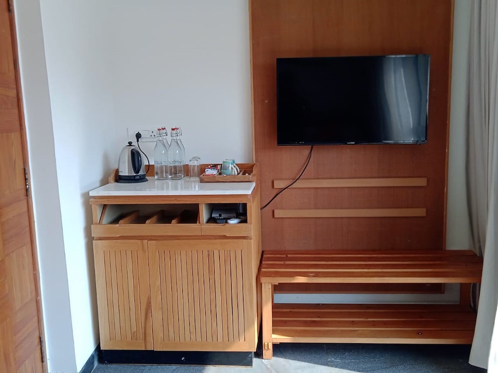 Beleza By The Beach — Hotel rooms in Betalbatim, Goa