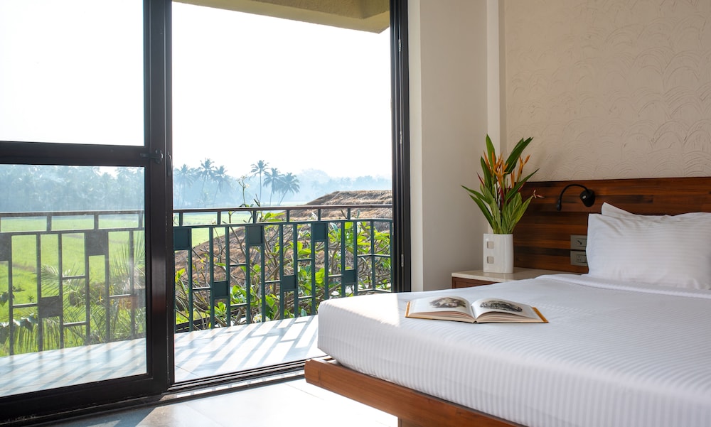 Beleza By The Beach — Hotel rooms in Betalbatim, Goa