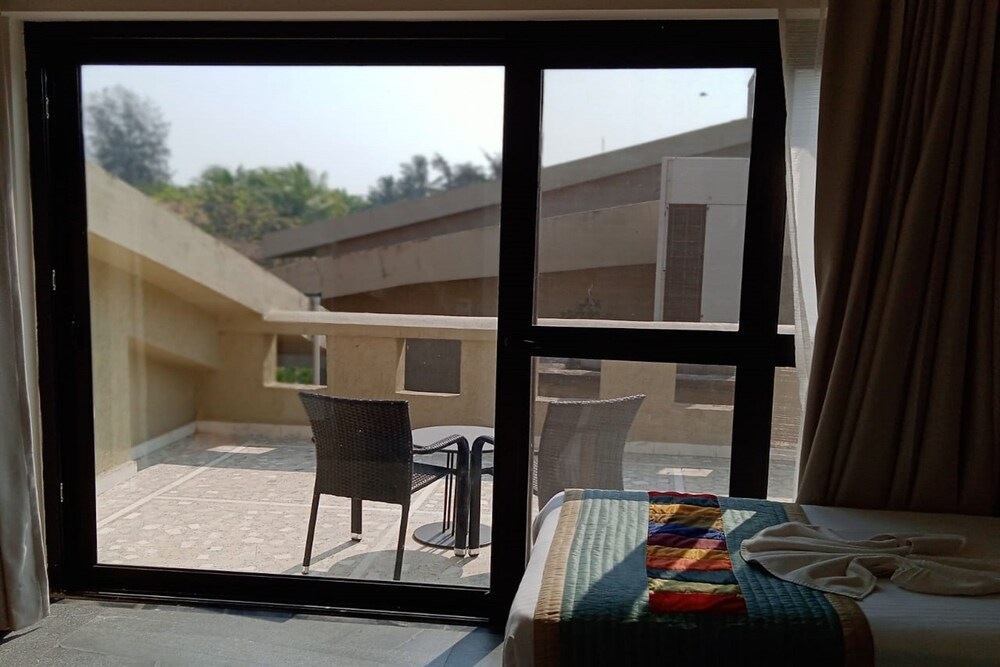 Beleza By The Beach — Hotel rooms in Betalbatim, Goa