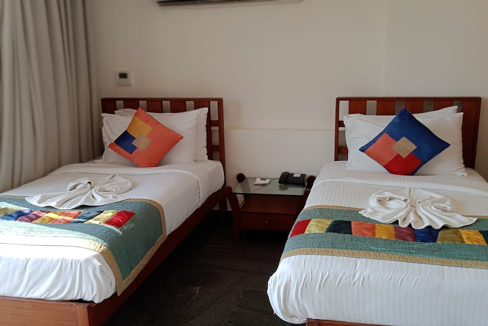 Beleza By The Beach — Hotel rooms in Betalbatim, Goa