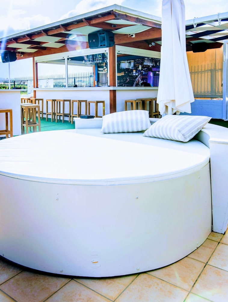 Yiannis Manos — Spa in Malia