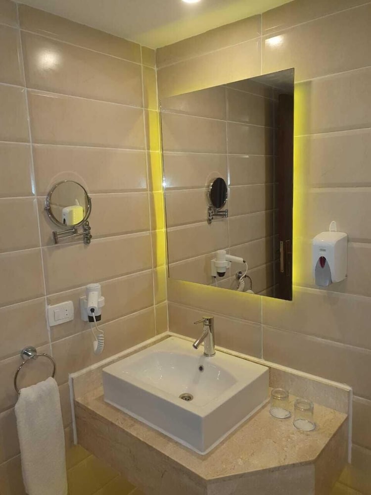 Coral Sun Beach — Hotel rooms in El Quseir, Red Sea