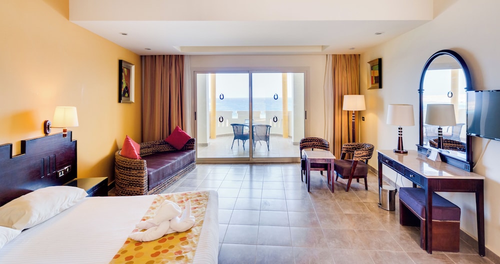 Coral Sun Beach — Hotel rooms in El Quseir, Red Sea