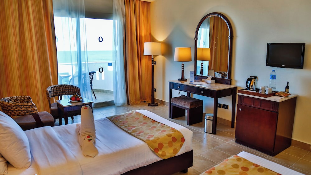 Coral Sun Beach — Hotel rooms in El Quseir, Red Sea
